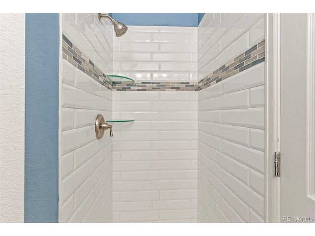 18727 E Yale Cir D, Aurora, CO 80013