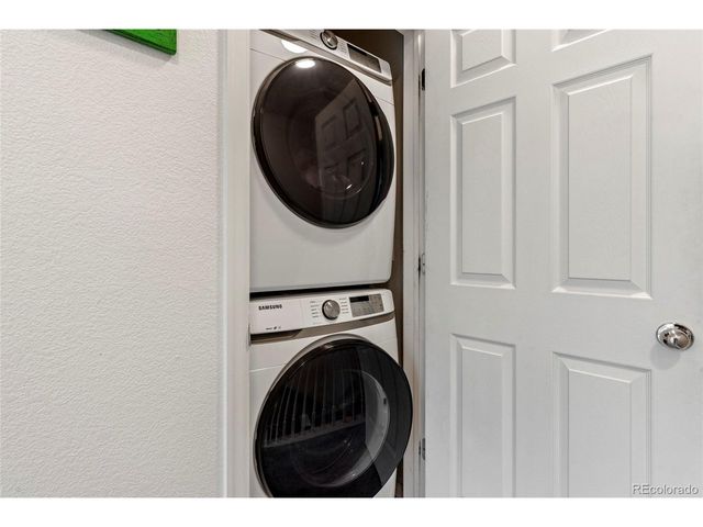 18727 E Yale Cir D, Aurora, CO 80013