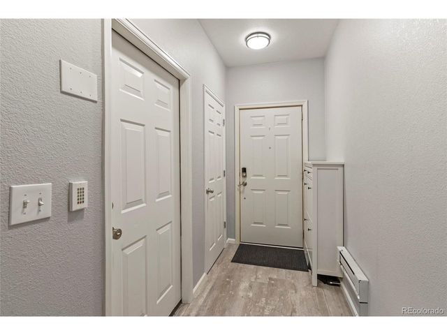 18727 E Yale Cir D, Aurora, CO 80013