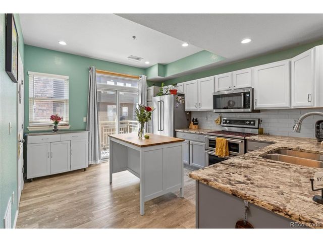 18727 E Yale Cir D, Aurora, CO 80013