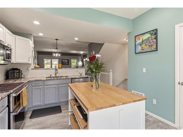 18727 E Yale Cir D, Aurora, CO 80013