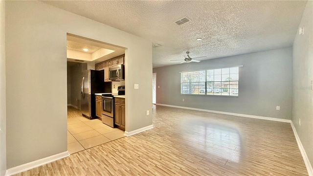 2744 MIDDLE STREET, Orlando, FL 32807