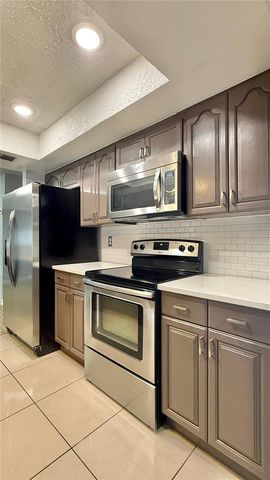 2744 MIDDLE STREET, Orlando, FL 32807