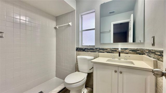 2744 MIDDLE STREET, Orlando, FL 32807