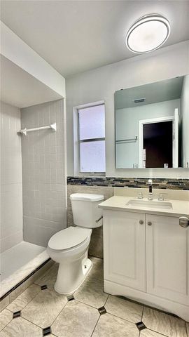 2744 MIDDLE STREET, Orlando, FL 32807