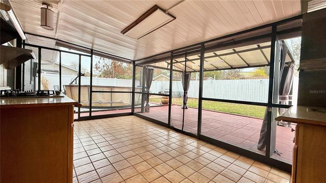 2744 MIDDLE STREET, Orlando, FL 32807