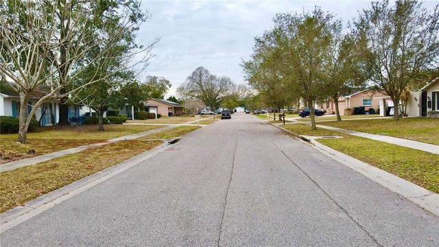 2744 MIDDLE STREET, Orlando, FL 32807