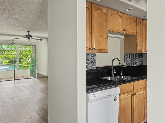 5171 W Oakland Park Boulevard 110, Lauderdale Lakes, FL 33313