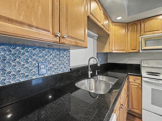 5171 W Oakland Park Boulevard 110, Lauderdale Lakes, FL 33313