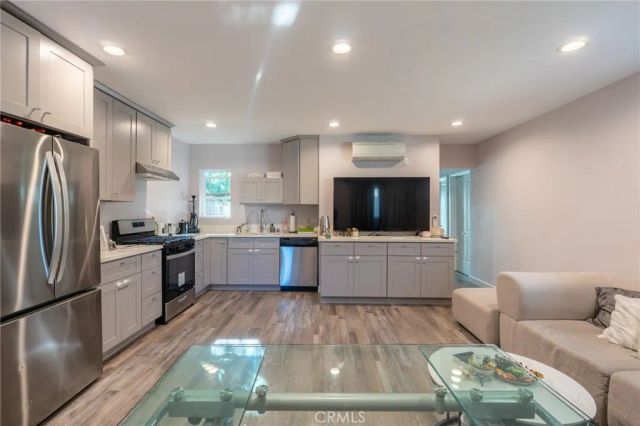 7647 Amestoy Avenue, Van Nuys, CA 91406