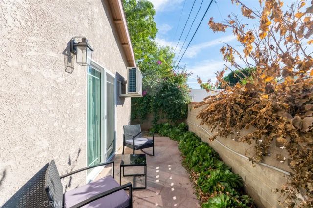 7647 Amestoy Avenue, Van Nuys, CA 91406