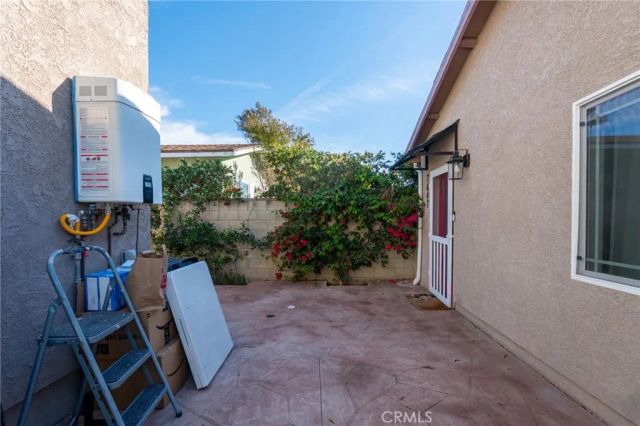 7647 Amestoy Avenue, Van Nuys, CA 91406