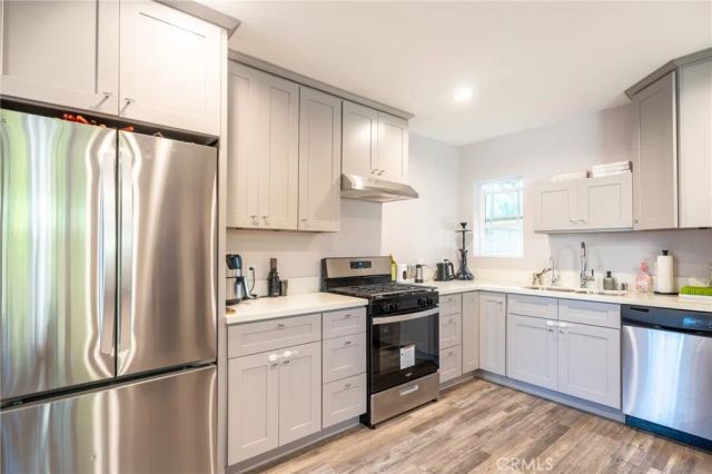 7647 Amestoy Avenue, Van Nuys, CA 91406