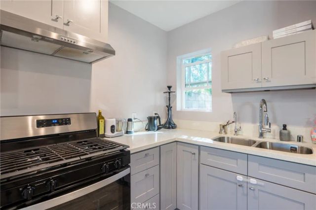 7647 Amestoy Avenue, Van Nuys, CA 91406