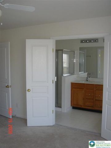 5249 Chandler Way, South Whitehall Twp, PA 18069