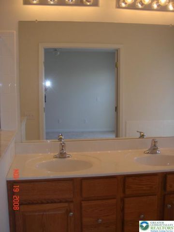 5249 Chandler Way, South Whitehall Twp, PA 18069