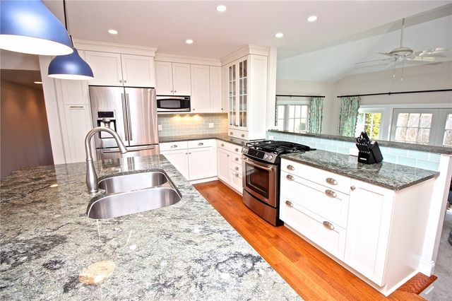 190 Coggeshall Avenue, Newport, RI 02840