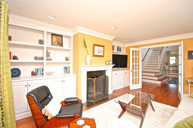 190 Coggeshall Avenue, Newport, RI 02840