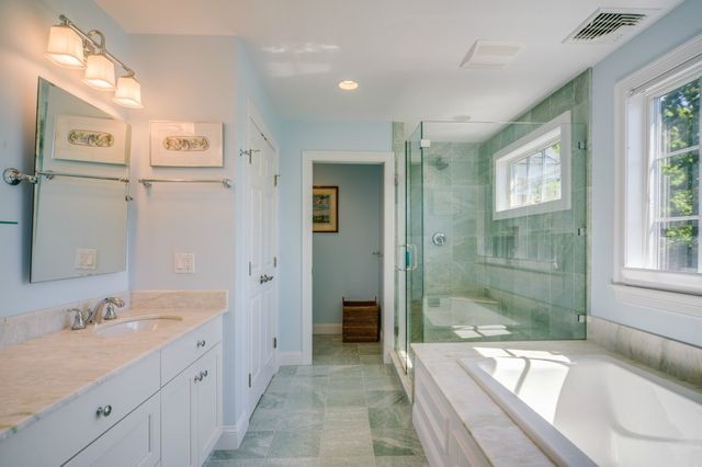 190 Coggeshall Avenue, Newport, RI 02840