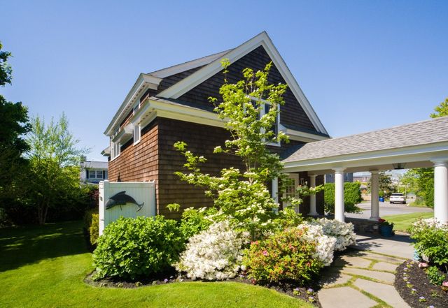 190 Coggeshall Avenue, Newport, RI 02840