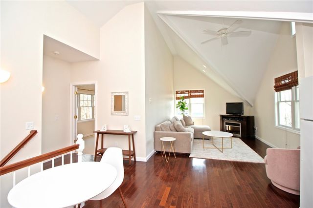 190 Coggeshall Avenue, Newport, RI 02840