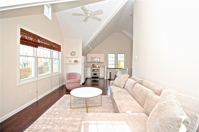 190 Coggeshall Avenue, Newport, RI 02840