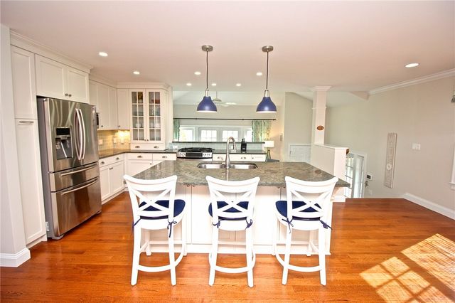 190 Coggeshall Avenue, Newport, RI 02840