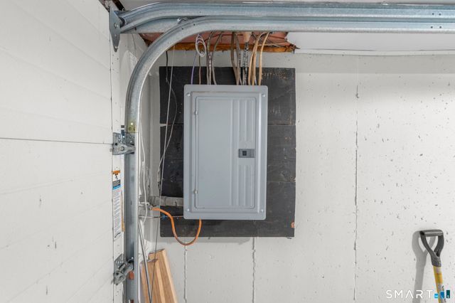 51 Dydo Drive, Montville, CT 06382