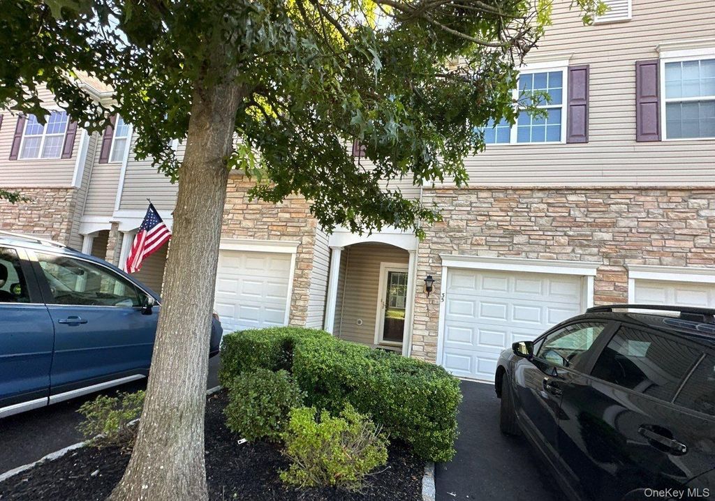 35 Sugar Pine Lane, Bay Shore, NY 11706 — exterior