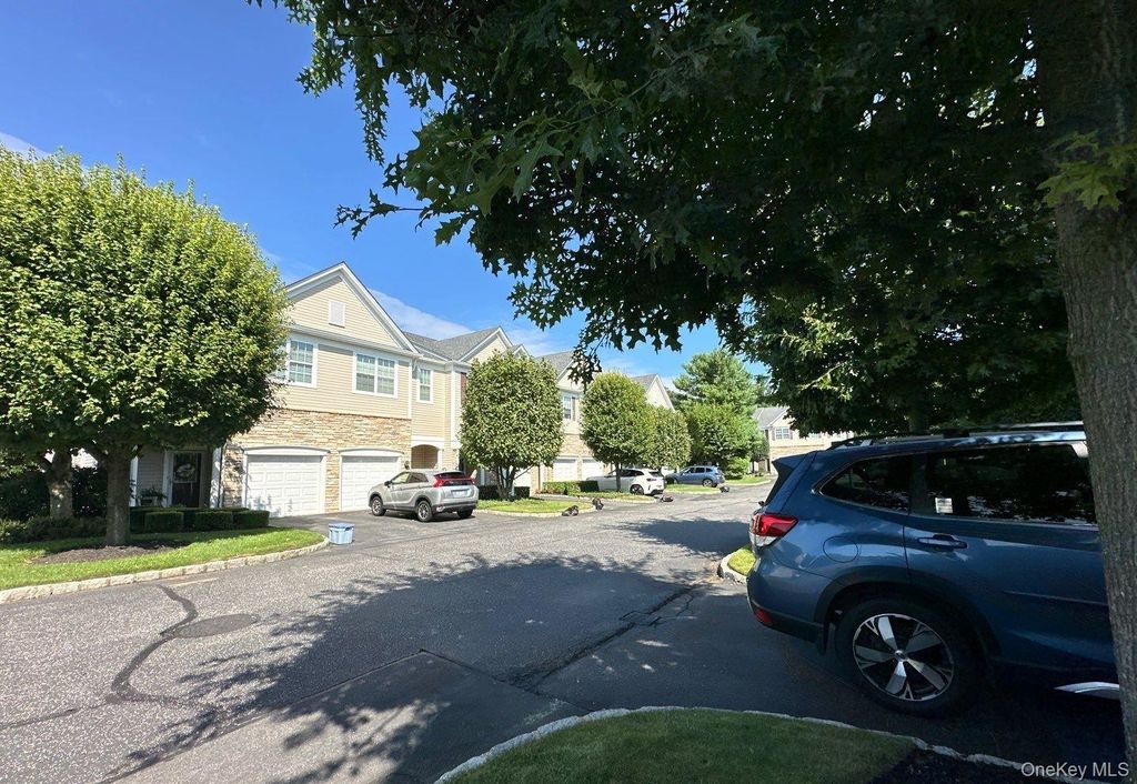 35 Sugar Pine Lane, Bay Shore, NY 11706 — photo 3