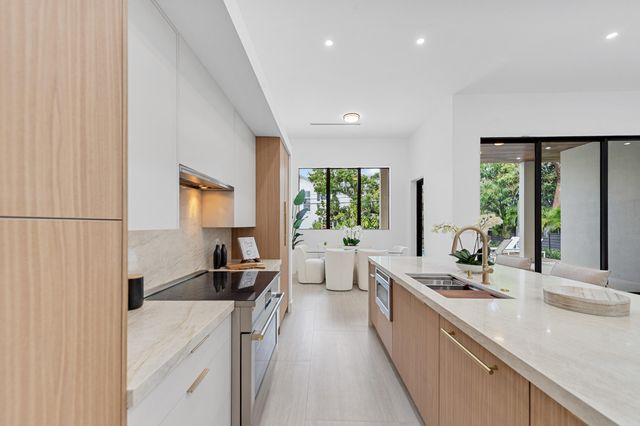 801 SE 6th Court, Fort Lauderdale, FL 33301