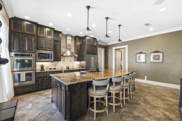 150 St Andrews Loop, Kerrville, TX 78028