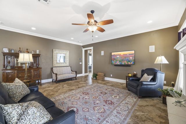 150 St Andrews Loop, Kerrville, TX 78028