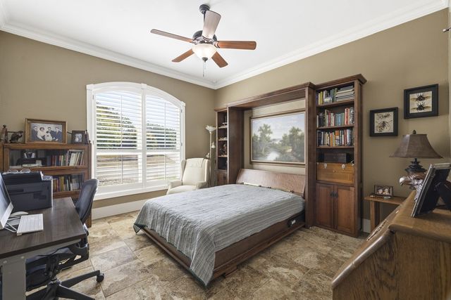 150 St Andrews Loop, Kerrville, TX 78028