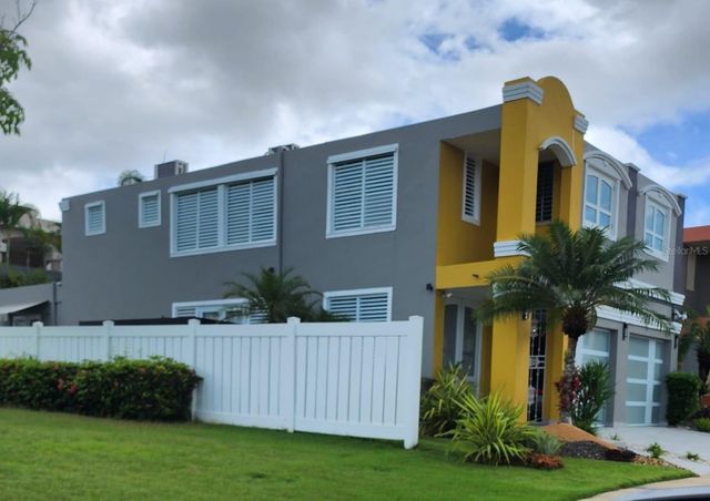 1260 URB PLAZA DE LA FUENTE, Toa Alta, PR 00953