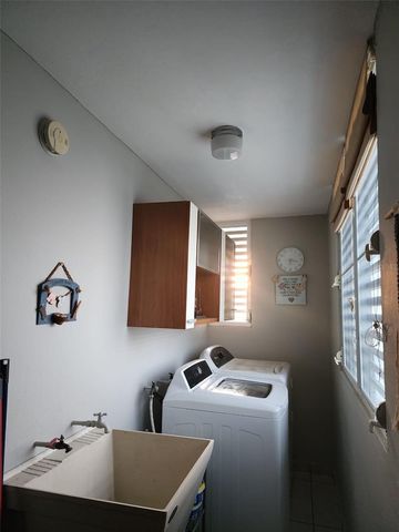 1260 URB PLAZA DE LA FUENTE, Toa Alta, PR 00953