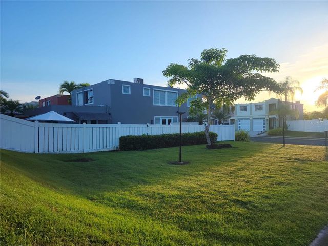 1260 URB PLAZA DE LA FUENTE, Toa Alta, PR 00953