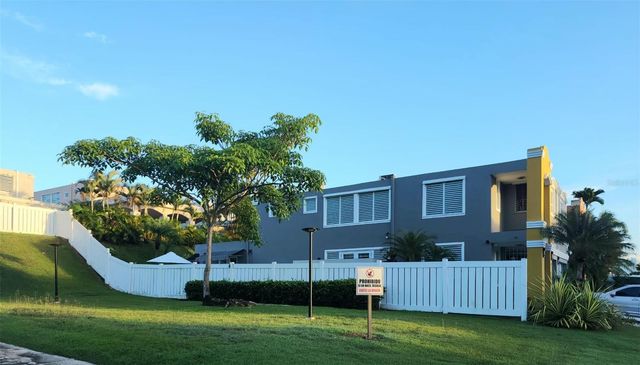 1260 URB PLAZA DE LA FUENTE, Toa Alta, PR 00953