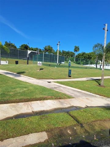 1260 URB PLAZA DE LA FUENTE, Toa Alta, PR 00953