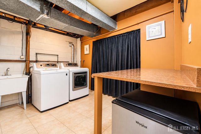 28 Bradford Road E, East Brunswick, NJ 08816