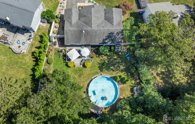 28 Bradford Road E, East Brunswick, NJ 08816