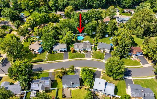 28 Bradford Road E, East Brunswick, NJ 08816