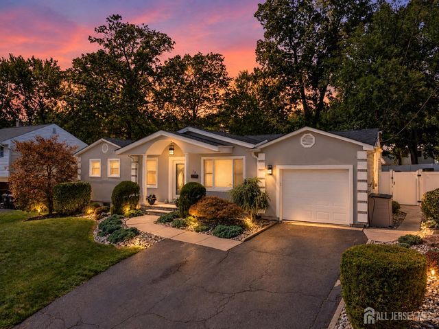 28 Bradford Road E, East Brunswick, NJ 08816