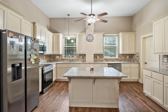503 E 13th Street, Kemp, TX 75143