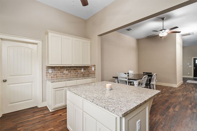 503 E 13th Street, Kemp, TX 75143