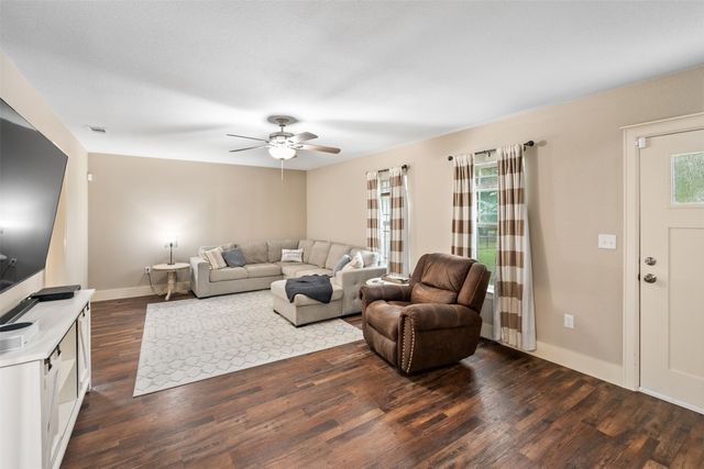 503 E 13th Street, Kemp, TX 75143