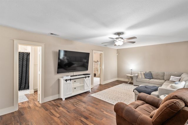 503 E 13th Street, Kemp, TX 75143