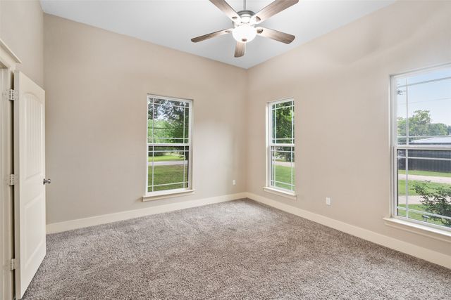 503 E 13th Street, Kemp, TX 75143