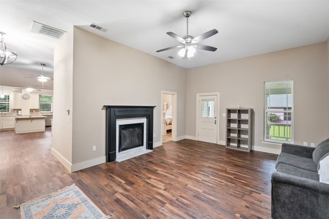 503 E 13th Street, Kemp, TX 75143