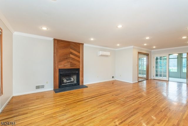 1 Old Timbers Ct, Roxbury Twp., NJ 07847